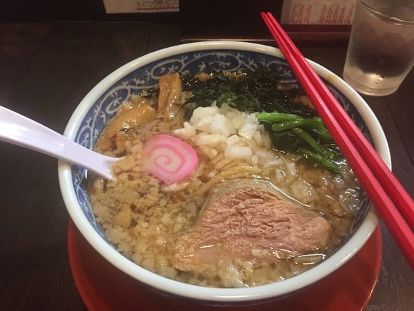 「【限定】背脂煮干中華そば脂多め+大盛（ＦＢフォロー）850円」@まるふじ食堂の写真