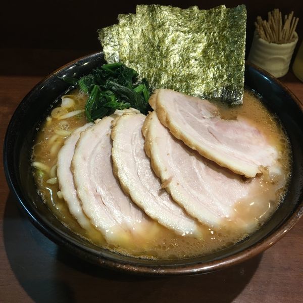 「チャーシュー麺（バラ肉）＋中盛り」@らーめん飛粋の写真