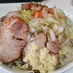 ラーメン　ブタ増し　玉ねぎ足し