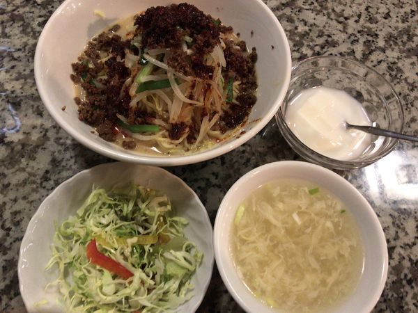 「冷やし担々麺・辛く（ランチセット）900円」@中国料理 上海 大町店の写真