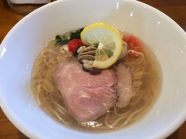 「カキ塩らぁ麺」@らぁ麺 こむぎの写真