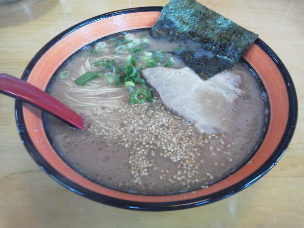 「とんこつラーメン 650円」@らーめん たつ 小手指店の写真