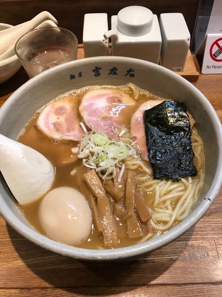 「味玉ラーメン大盛り  チャーシュー」@麺屋吉左右の写真