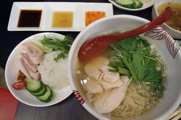 「【限定】 海南鶏飯風 鶏そば(ごはん付き)」@麺処 あす花の写真