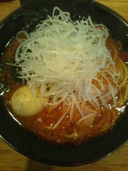 「地獄ラーメン（味玉付き）」@黒田屋 本店の写真