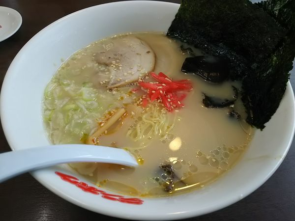 「【限定】博多ら～めん　＋替え玉：小玉」@テンホウ スポーツ公園店の写真