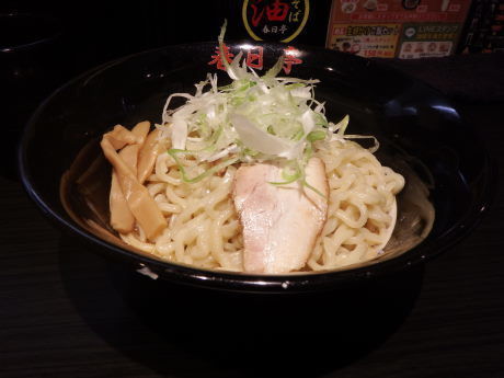 「しょうゆ油そば　並　１玉」@油そば専門店 春日亭 五反田店の写真