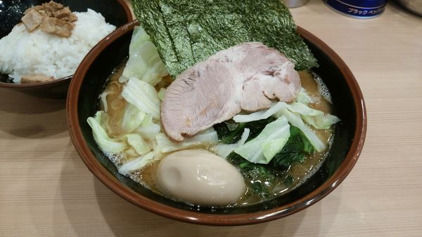 「MAXラーメン＋食べ放題ライス」@横浜家系ラーメン 武虎家 尾山台店の写真