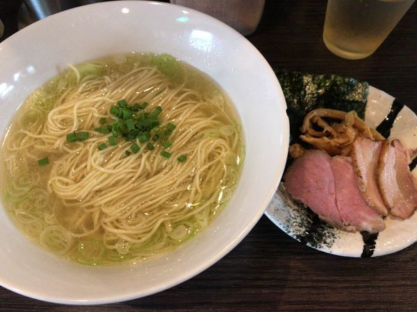「鶏だし塩ラーメン」@麺処 ほん田 nijiの写真