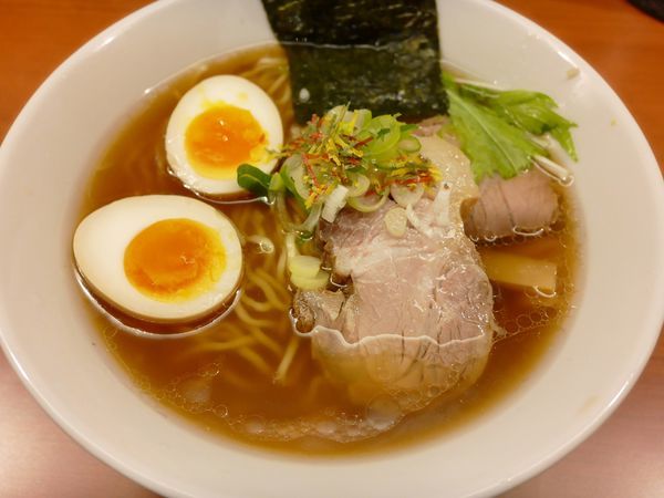 「東京駅 醤油 中華そば¥980」@東京の中華そば ちよがみの写真