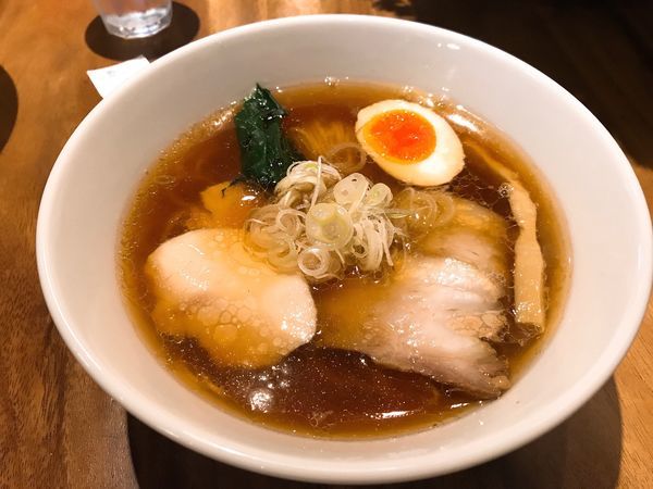「スペシャル醤油ラーメン980円」@Ramen Free Birdsの写真