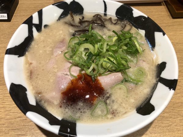 「白賀正」@豚骨ラーメン 賀正軒 武庫之荘店の写真