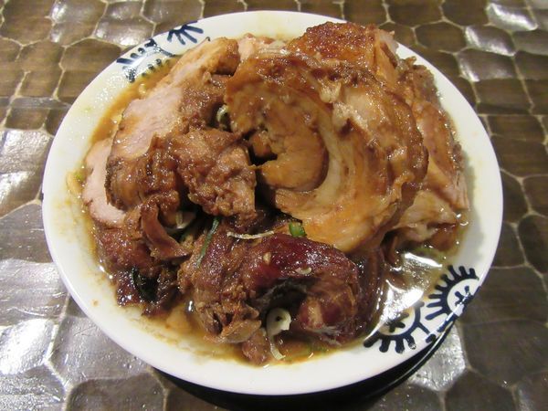 「限定　豚そば（７８０円）＋豚増し×５」@特級鶏蕎麦 龍介の写真