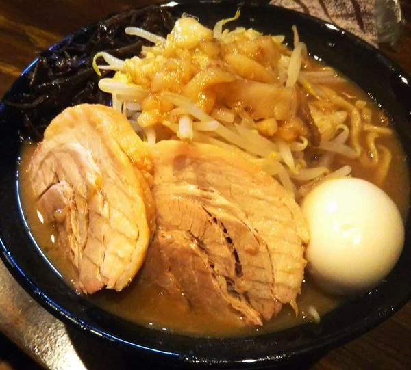 「らーめん」@ガチ盛りラーメン アオイローの写真