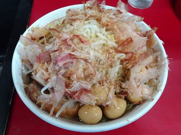 「新百合ヶ丘：小（800円）＋花かつお＋うずら　ニンニク」@蓮爾 登戸店の写真