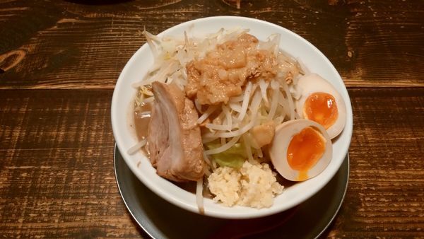 「ラーメン(並)200g+味玉・ニンニク・アブラ」@ラーメン ヒカリの写真