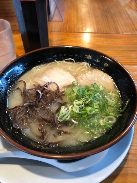 「ラーメン 600円 +替え玉120円」@博多ラーメン 清水屋の写真