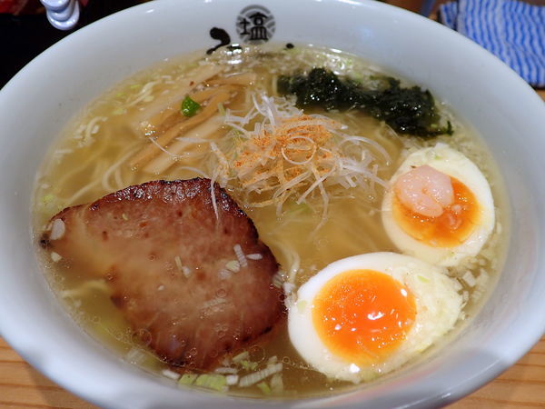 「塩玉らーめん」@塩らーめん専門 ひるがお 人形町店の写真