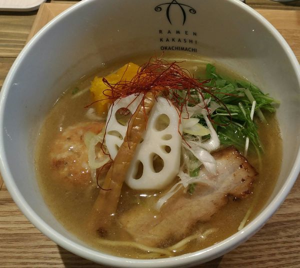 「淡麗塩、中太麺」@案山子の写真