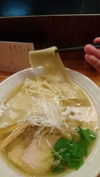 「海老塩わんたんめん(麺大盛)」@純手打ち 麺と未来の写真