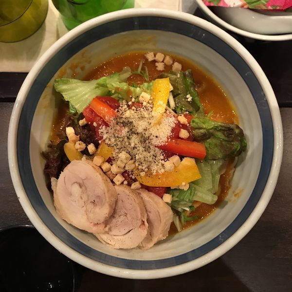 「冷やしサラダ麺」@東京駅 斑鳩の写真