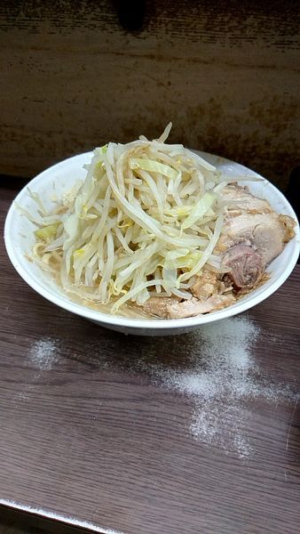 「大豚890円　野菜ニンニク辛め」@ラーメン二郎 横浜関内店の写真