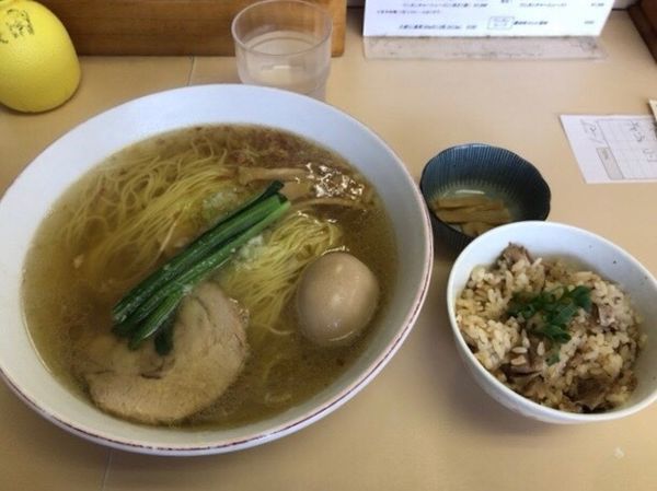 「塩ラーメン+煮卵+チャーシュー飯小830+100+200=1,1」@支那そば 心麺の写真