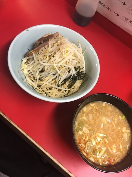「ラーメン＋野菜、カラメ、脂少なめ」@ラーメン二郎 新宿歌舞伎町店の写真