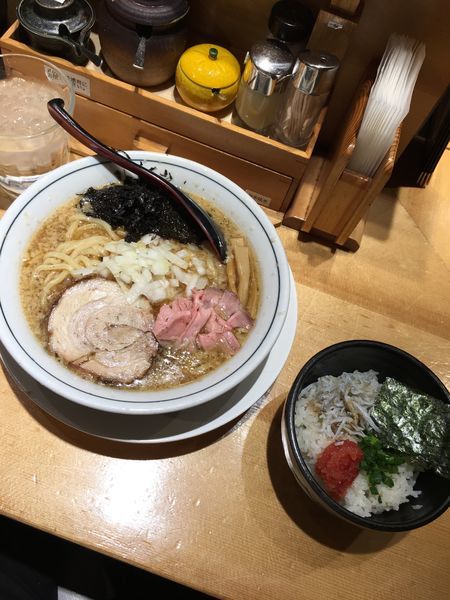 「焼きあご塩らー麺＋丼」@焼きあご塩らー麺 たかはし 新宿本店の写真