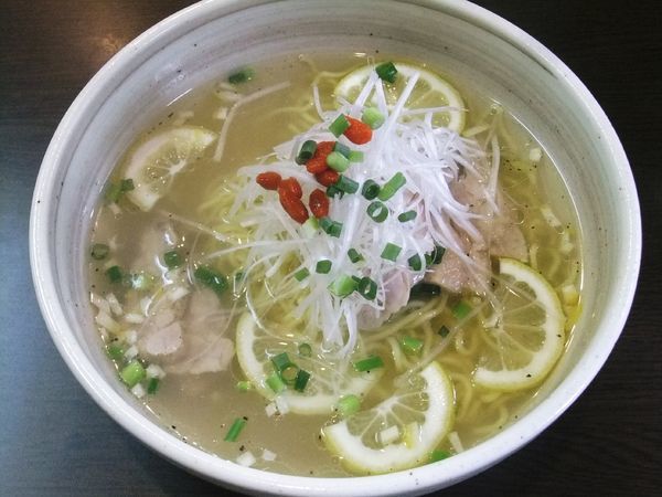 「レモンラーメン（780円）」@中国家庭料理 餃子・雲吞 海上海の写真