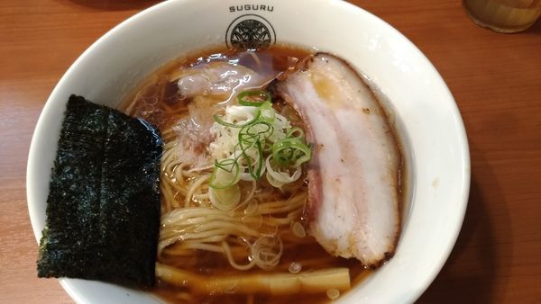 「醤油らぁ麺」@らぁ麺 すぐるの写真