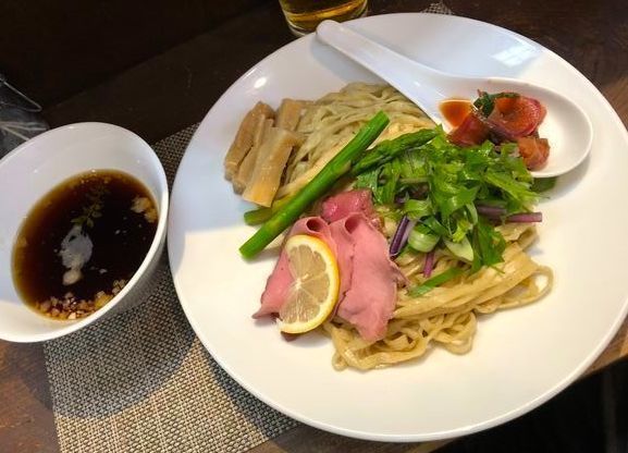 「黒須✖︎八咫烏 黒毛和牛のまぜそば ¥1200」@神保町黒須の写真