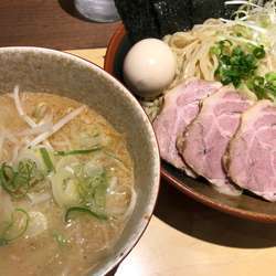 つけ麺全部のせ（¥1100）