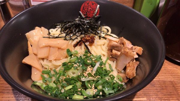 「油そば」@油ソバ専門店 山ト天 東京スクエアガーデン店の写真