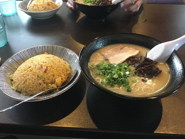 「長浜ラーメン(ランチセット)」@万力屋 山梨店の写真