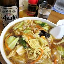 広東麺（830円）＋スーパードライ