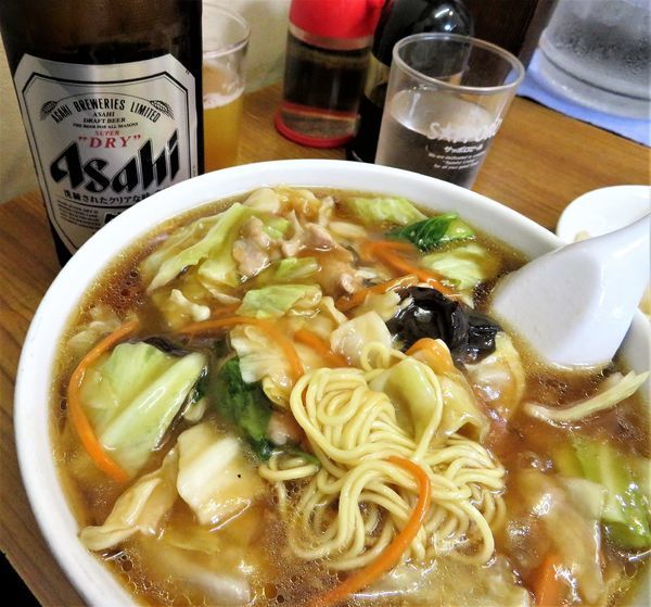「広東麺（830円）＋スーパードライ」@薬膳四川料理 味芳斎 本店の写真