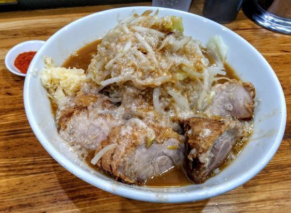 「ラーメン 760円＋豚２枚 200円」@デカ盛り戦隊 豚レンジャーの写真