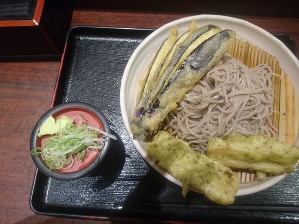 「もり蕎麦 ちくわ天・ナス天」@越後そば 東京店の写真