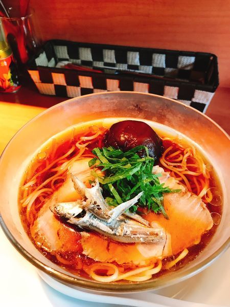 「冷やし煮干し醤油ラーメン&そぼろご飯セット」@食堂酒場 Graciaの写真