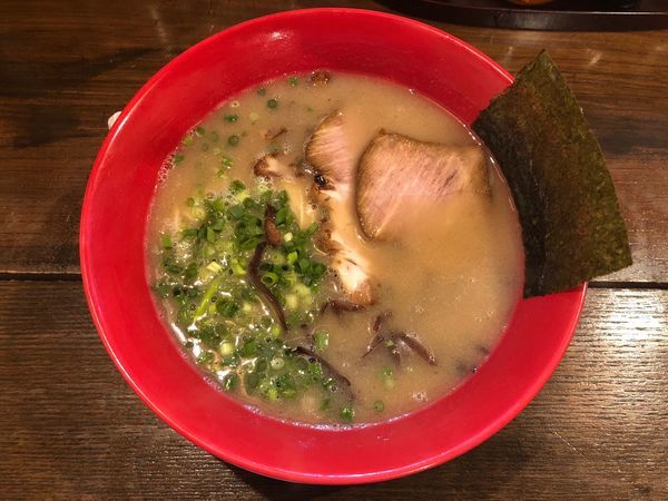 「博多とんこつらーめん＋替玉」@博多長浜らーめん とんこつとん太の写真