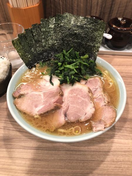 「中盛り 固め濃いめ  チャーシュー  海苔    ライス」@ラーメン 清水家の写真