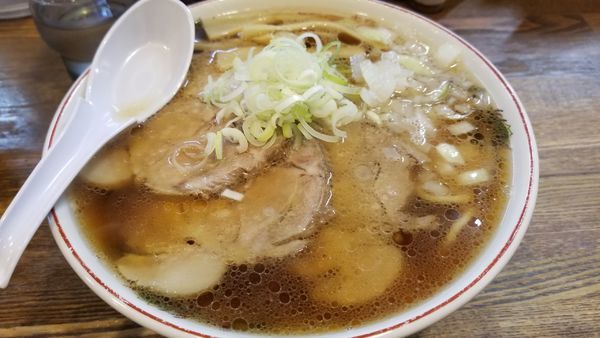 「国産肩チャーシューメン　醤油　太麺　大盛」@らあめん 寸八 総本店の写真