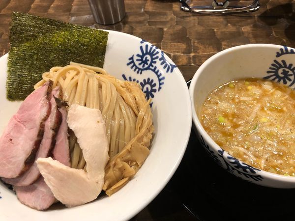 「海老つけそば900円、窯焼きチャーシュー2枚150円」@特級鶏蕎麦 龍介の写真