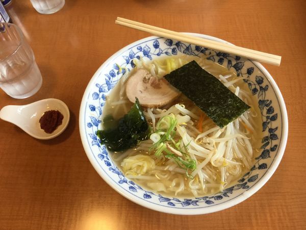 「冷やし塩野菜ラーメン」@手打ちラーメンひろや食堂の写真