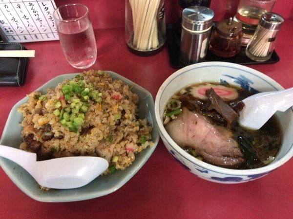 「半ラーメン+チャーシュー炒飯 300+850円」@かし亀の写真