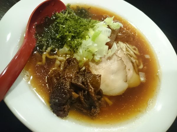 「限定 瀬戸内産煮干しそば850円、鶏皮 100円」@麺 密くろの写真