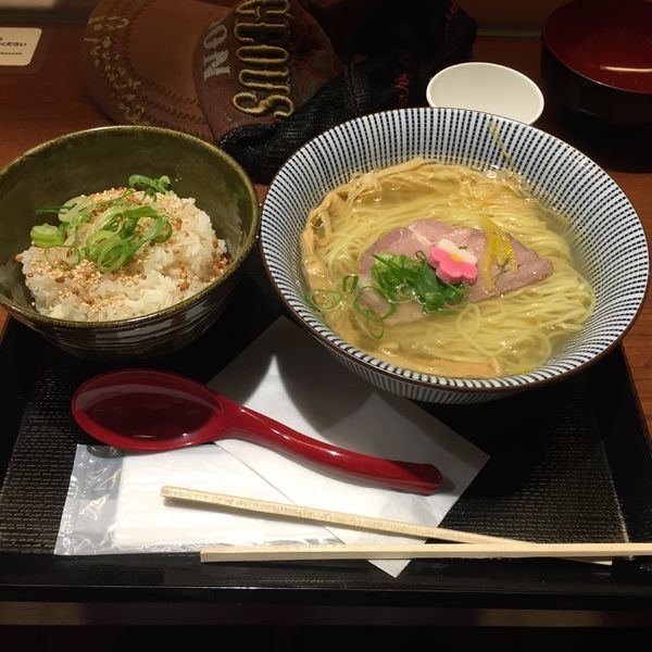 「鯛潮らーめん 鯛飯セット」@鯛塩そば 灯花 ラゾーナ川崎プラザ店の写真