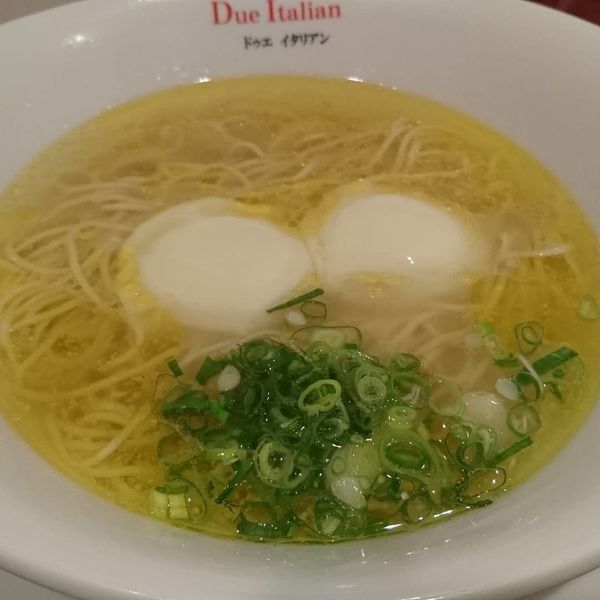 「らぁ麺フロマージュ」@黄金の塩らぁ麺 due Italian 市ヶ谷店の写真