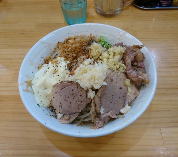 「まぜそば 豚増し ニンニク ショウガ」@宮二郎の写真